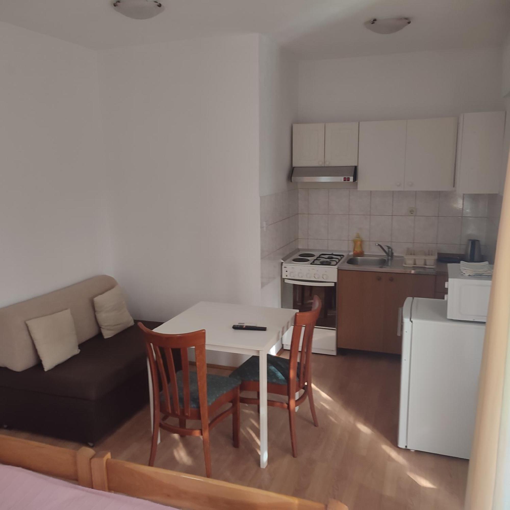Apartmani Ledenko Kaštela Εξωτερικό φωτογραφία